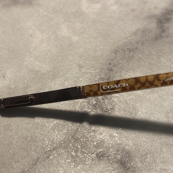 Coach - Picture 15 of 16